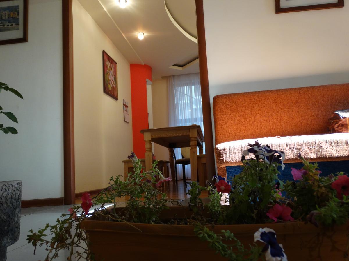 Destiny 1 Hostel Erevan Esterno foto