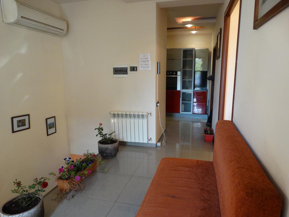 Destiny 1 Hostel Erevan Esterno foto