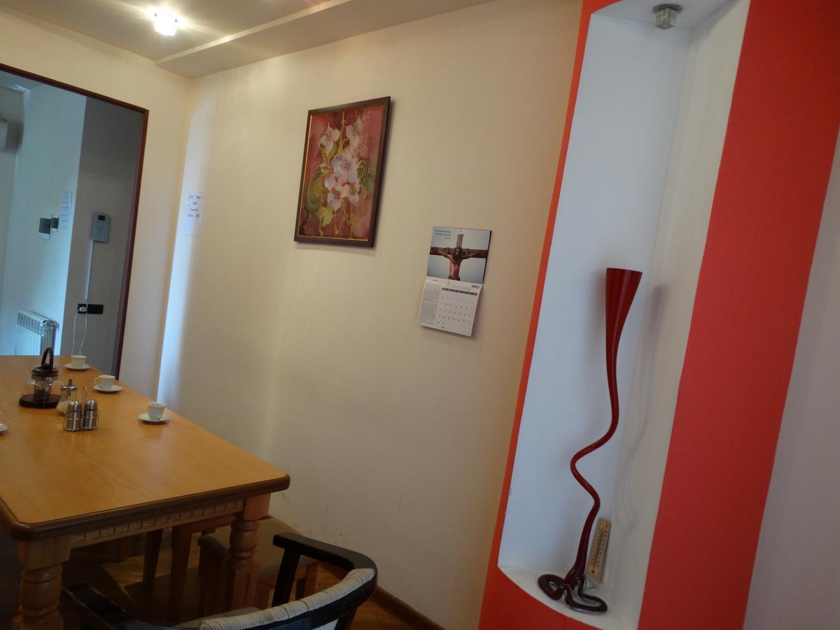 Destiny 1 Hostel Erevan Esterno foto
