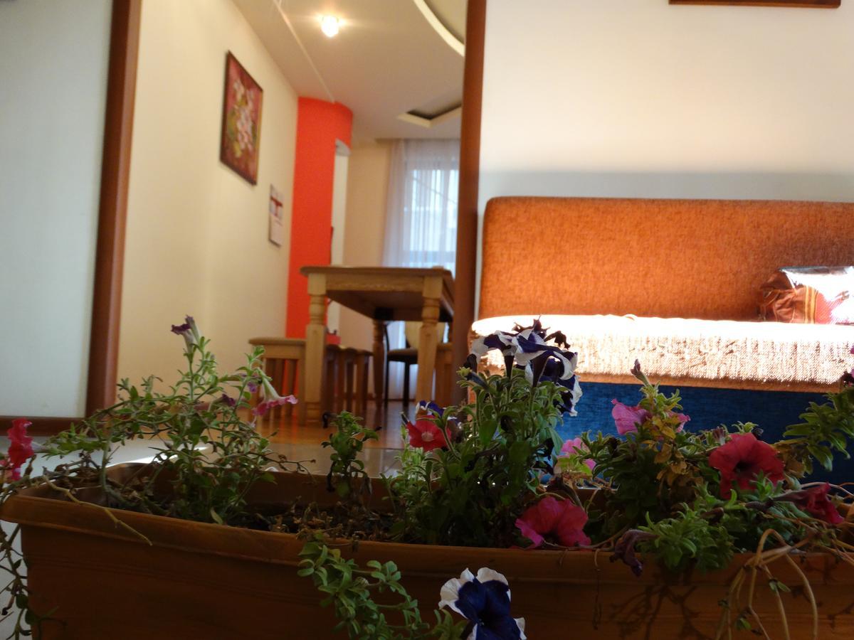 Destiny 1 Hostel Erevan Esterno foto